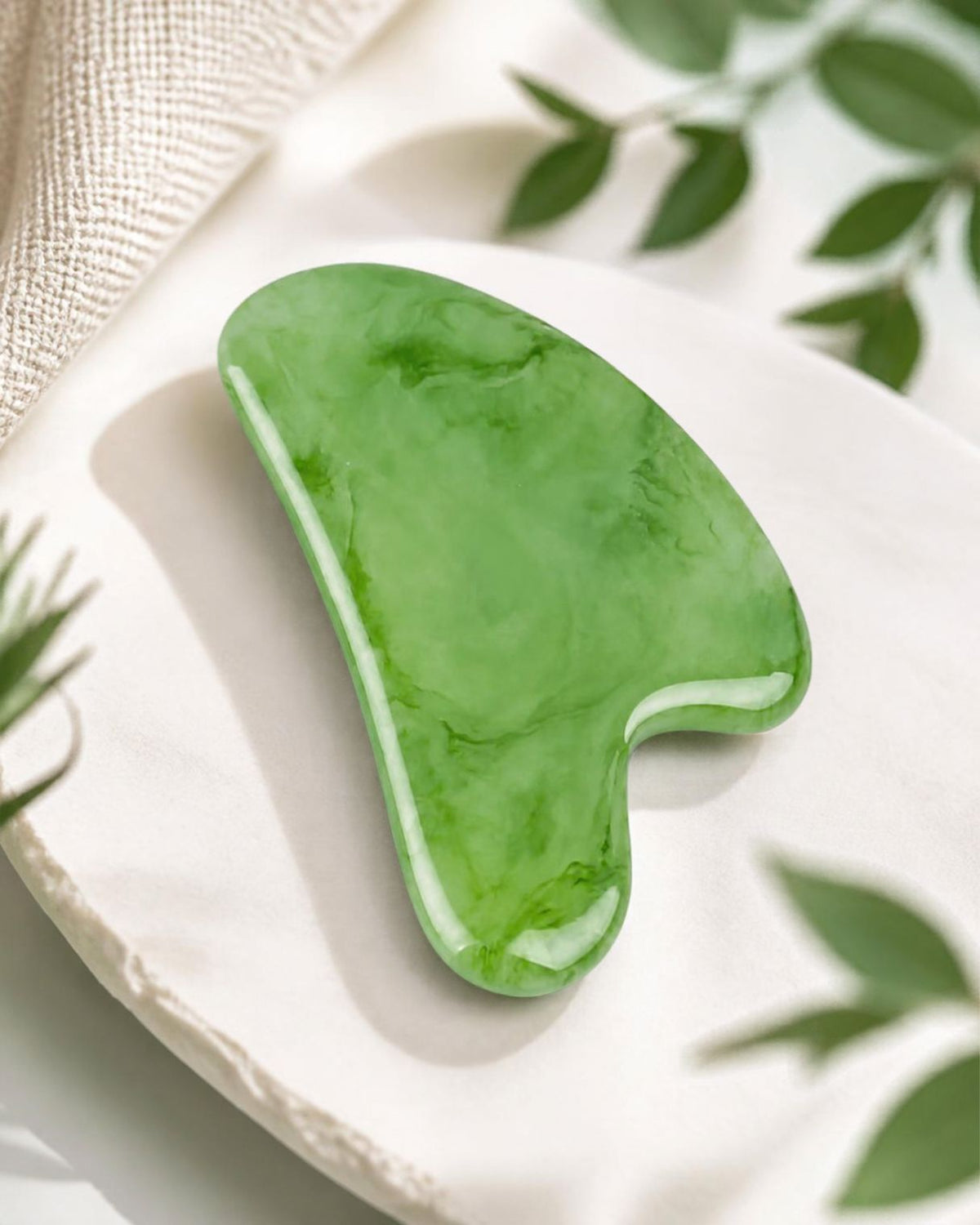 Gua sha visage vert en résine, forme cœur